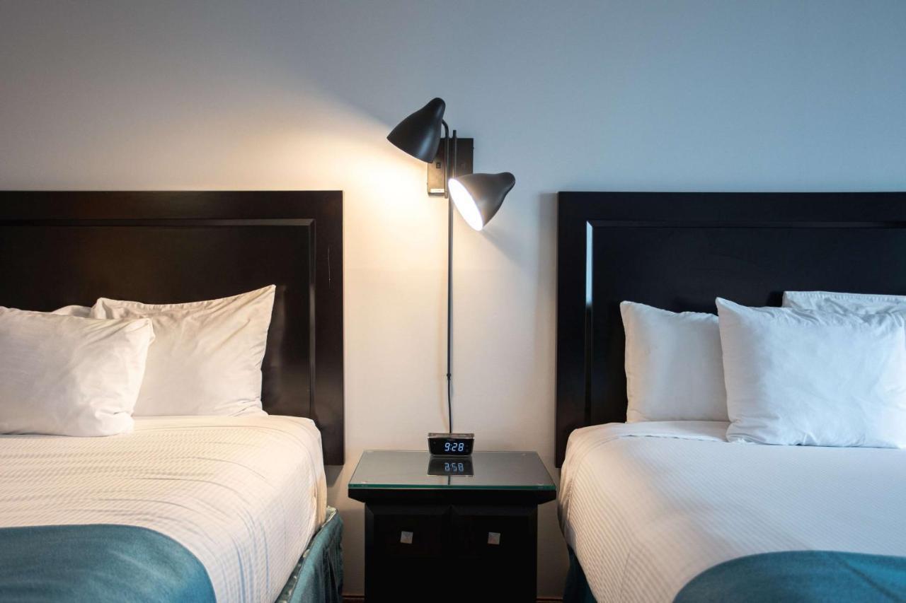 Ramada By Wyndham Surrey/Langley Hotel Eksteriør billede