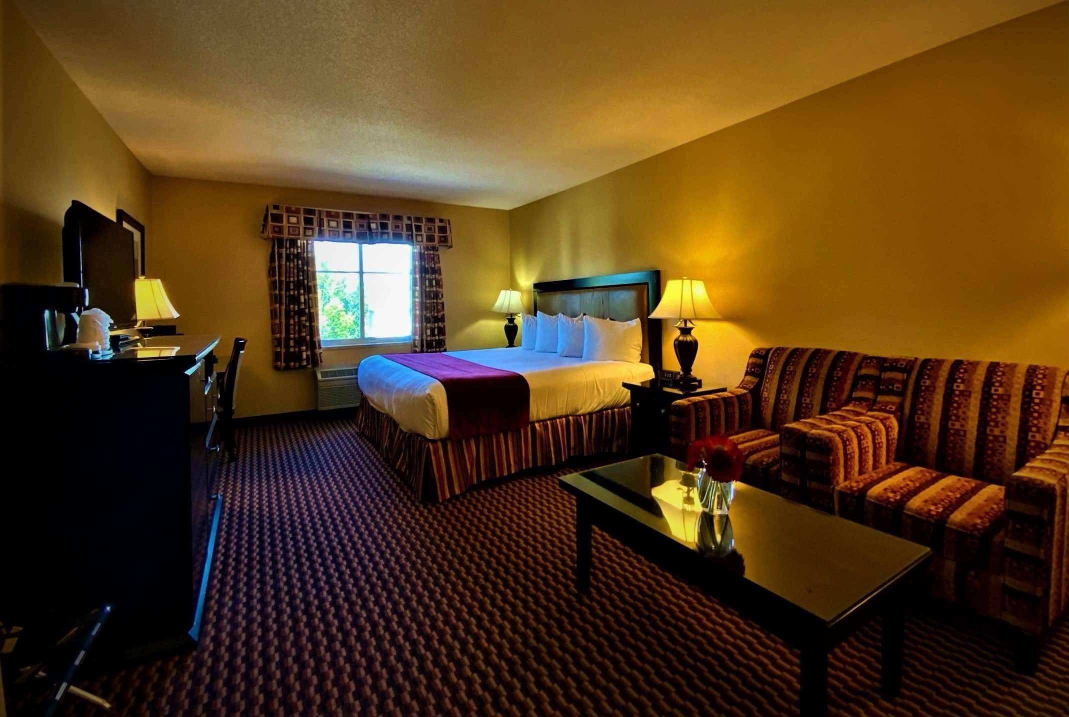 Ramada By Wyndham Surrey/Langley Hotel Eksteriør billede