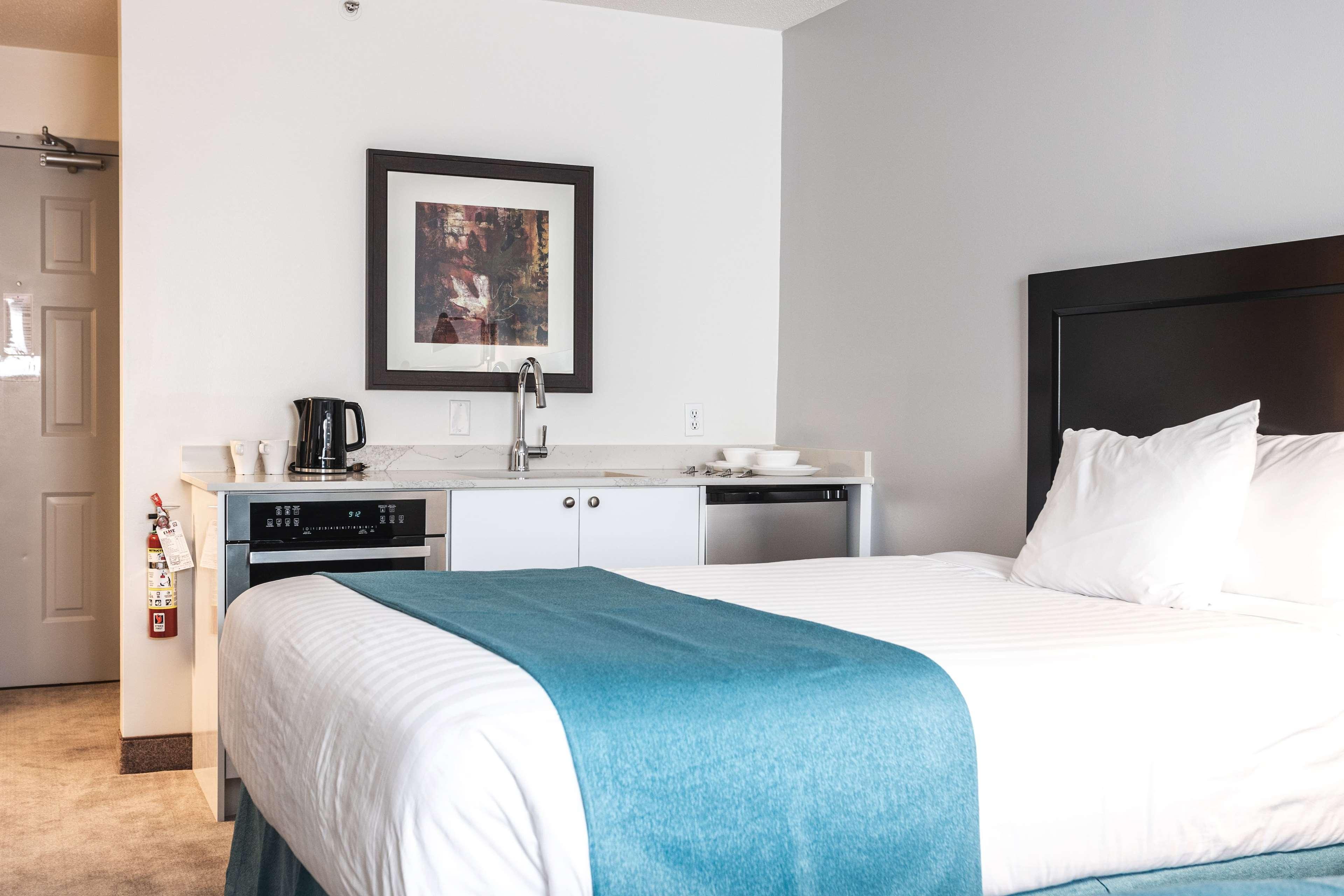 Ramada By Wyndham Surrey/Langley Hotel Eksteriør billede