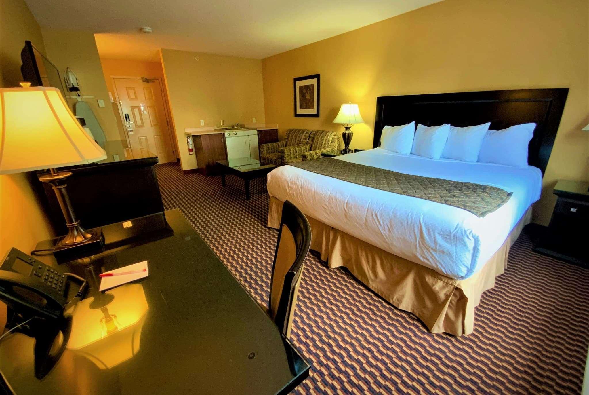 Ramada By Wyndham Surrey/Langley Hotel Eksteriør billede