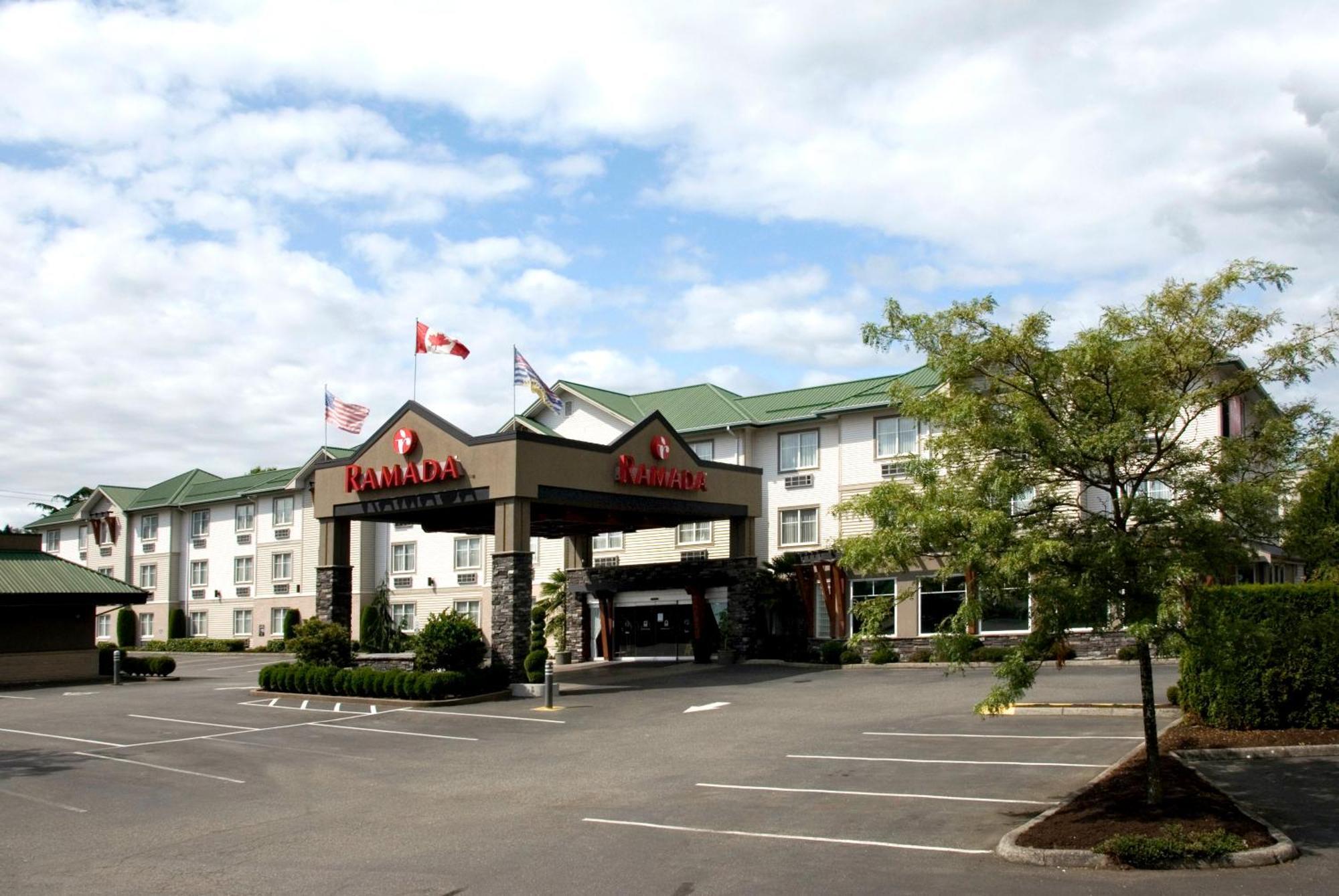 Ramada By Wyndham Surrey/Langley Hotel Eksteriør billede