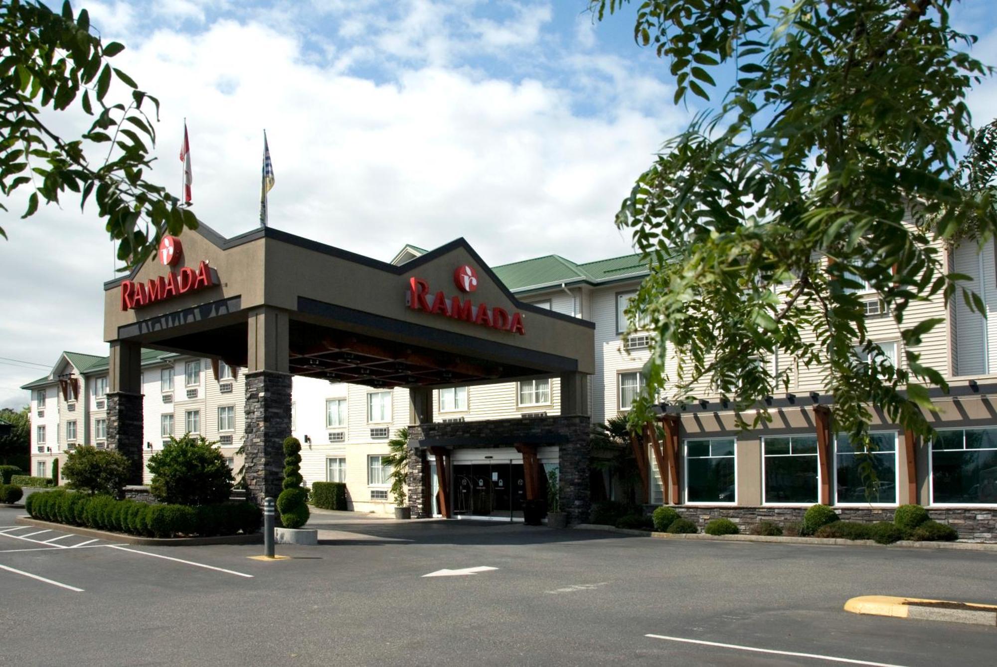 Ramada By Wyndham Surrey/Langley Hotel Eksteriør billede